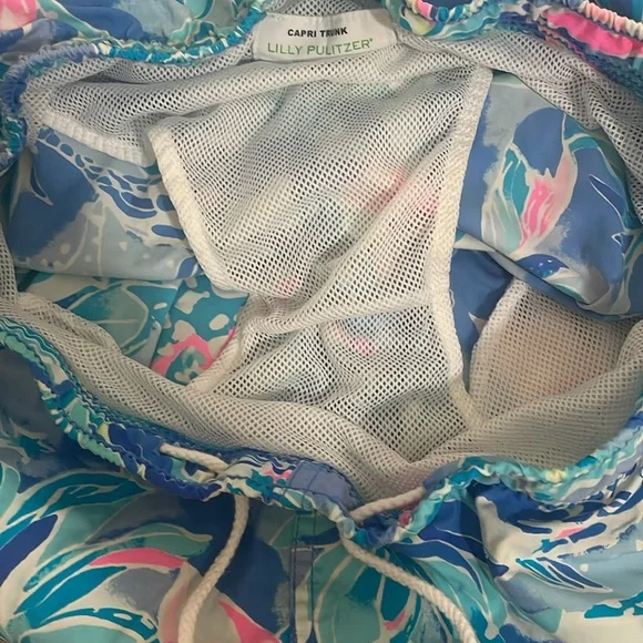 Lilly Pulitzer Men’s swim size L - Picture 5 of 7